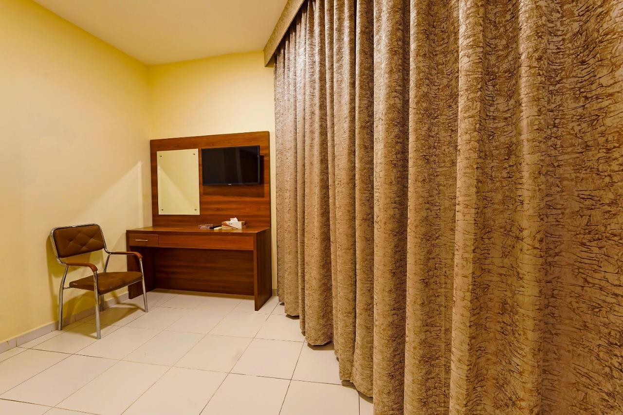Oyo 925 Emirates Hotel Dubai Ngoại thất bức ảnh